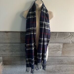 Navy plaid 100% cashmere Made in Scotland scarf, unisex